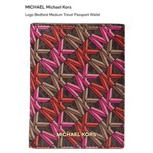 MICHAEL Michael Kors Logo Bedford Medium Travel Passport Wallet NEW